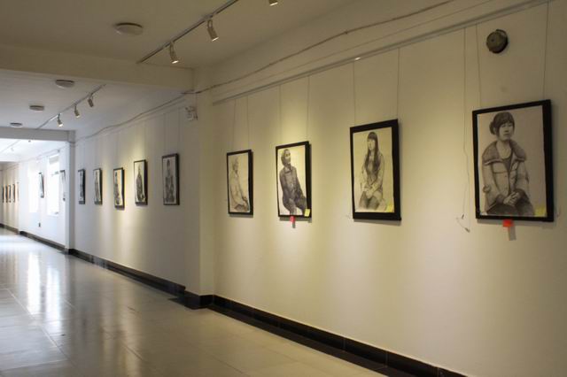 bw必威阿森纳举办人物写生课堂习作汇报展