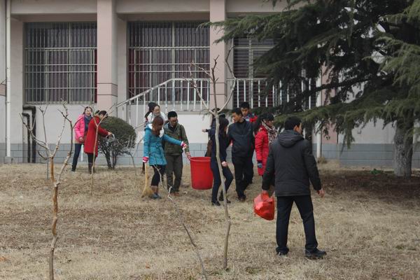 bw必威阿森纳开展新学期大扫除活动