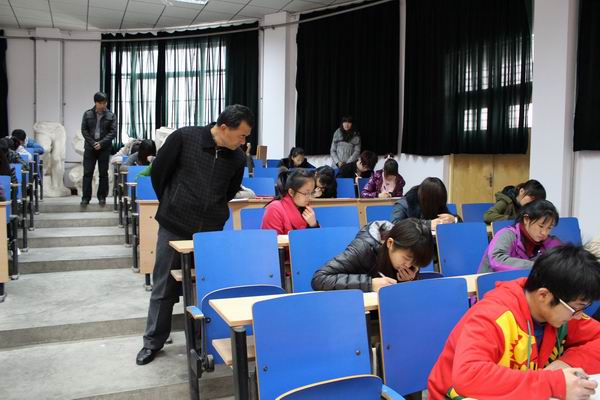 bw必威阿森纳下半年院级党课结束