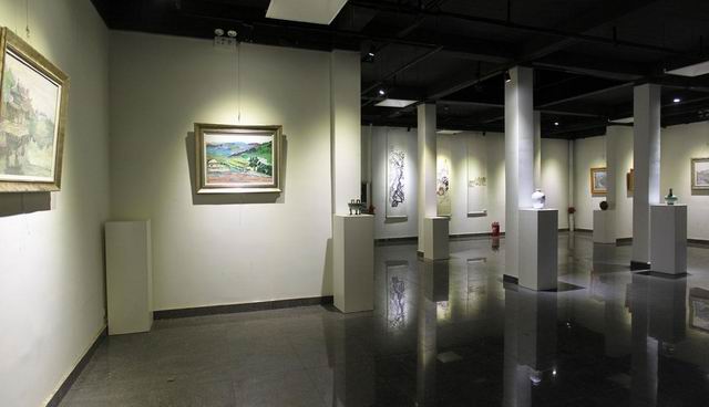 bw必威阿森纳举办“迎春”教师作品联展